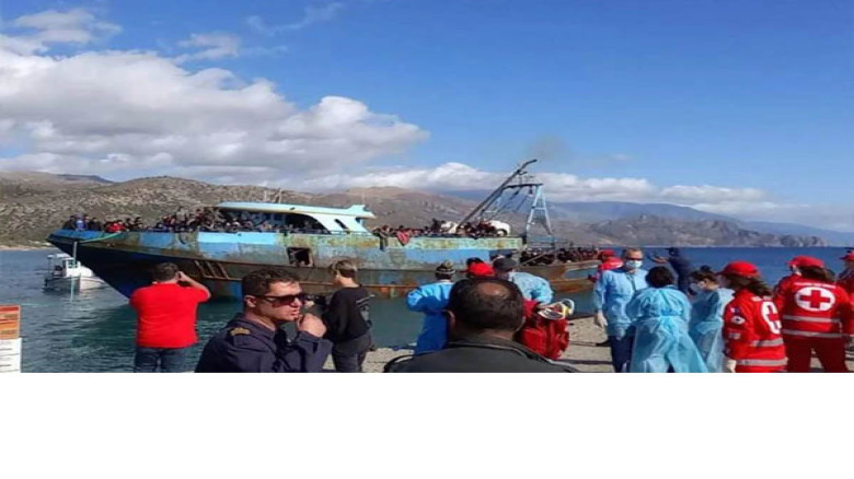 গ্রিসের উপকূলে পৃথক অভিযানে প্রায় ৪০০ অভিবাসনপ্রত্যাশী উদ্ধা