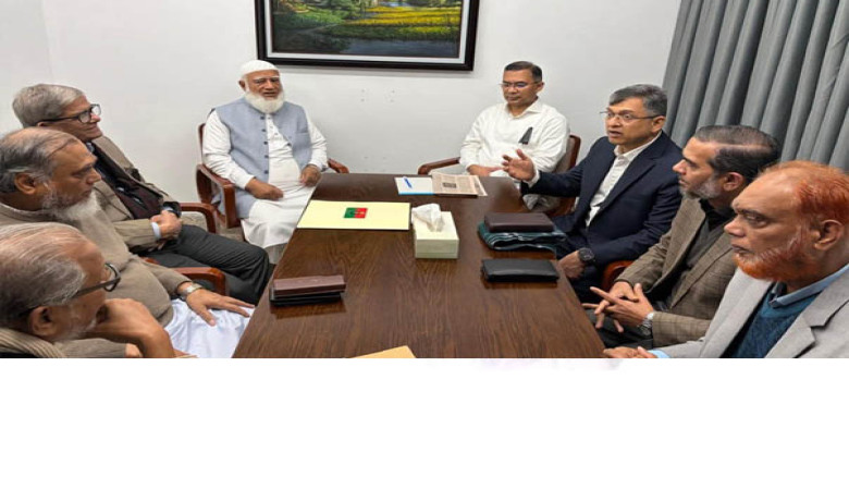 শোক ও সহমর্মিতা জানাতে বিএনপি কার্যালয়ে জামায়াত আমির