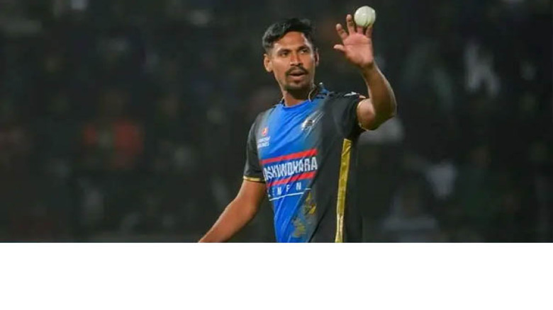 বাংলাদেশের দ্বিতীয় বোলার হিসেবে ৪০০ উইকেট মোস্তাফিজের