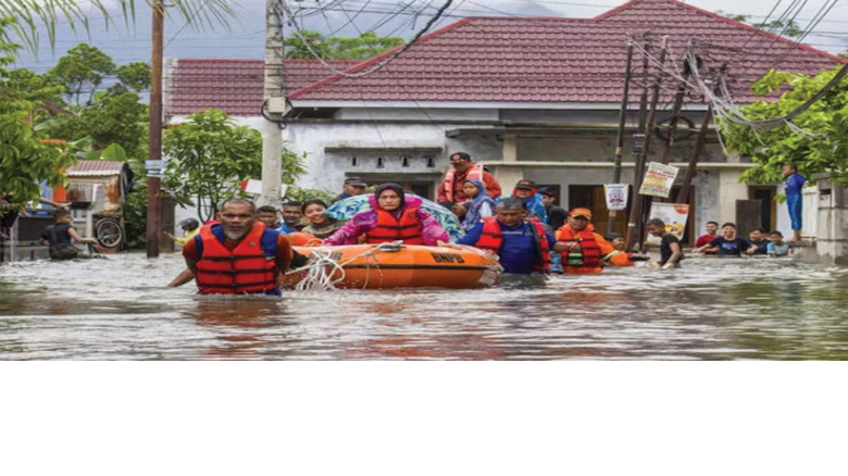 ইন্দোনেশিয়ায় ভয়াবহ বন্যায় নিহত ১৬, নিখোঁজ ৩