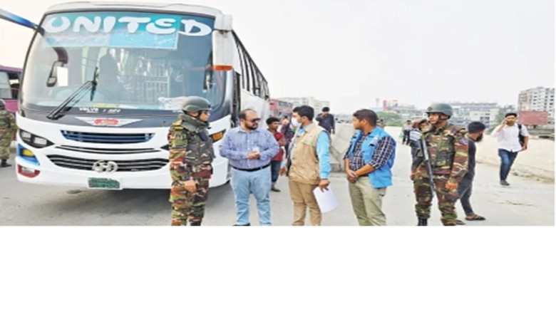 অনুমোদনহীন বাসে ‘৩০০ ফিট’ এক্সপ্রেসওয়েতে শৃঙ্খলার ঝুঁকি