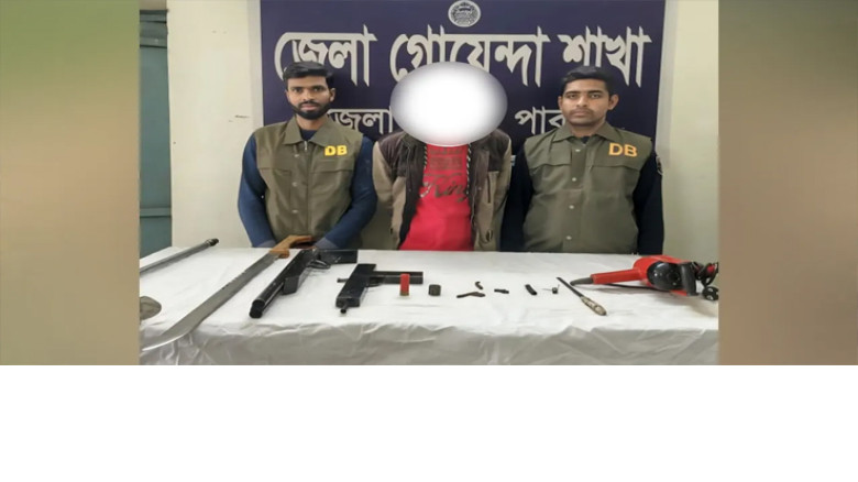 পাবনায় ‘কিলার জাহিদ’ গ্রেপ্তার, উদ্ধার অস্ত্র ও গোলাবারুদ