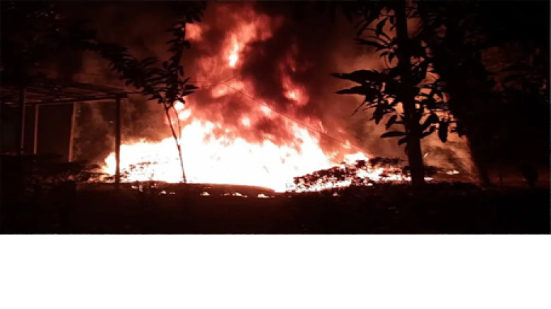 জামালপুরে থানার আগুন, ঝলসে গেল সাংবাদিকের মোটরসাইকেল