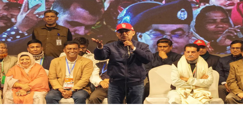 দেশ নতুন করে গড়ার আহ্বান: একজন দিল্লি গেছে, আরেকজন পিন্ডি যা