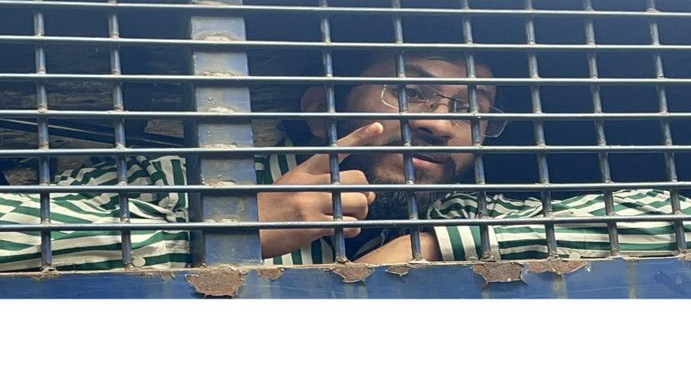 বাবার দেওয়া সম্পদের জন্য মামলায় জড়ালাম কেন : সিয়াম