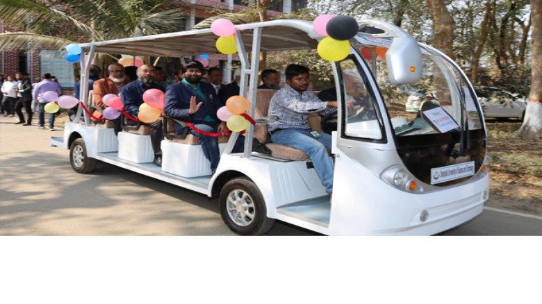 শিক্ষার্থীদের যাতায়াত সহজ করতে শাবিপ্রবিতে ইলেকট্রিক শাটল কা