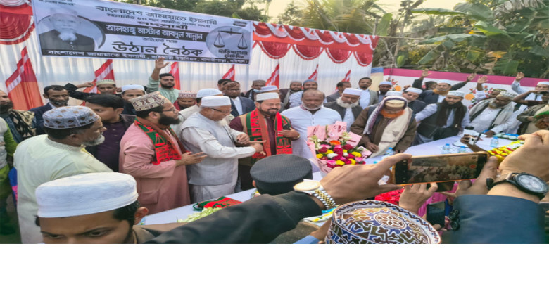 বানারীপাড়ায় বিএনপি নেতার নেতৃত্বে শতাধিক নেতাকর্মীর দলবদল