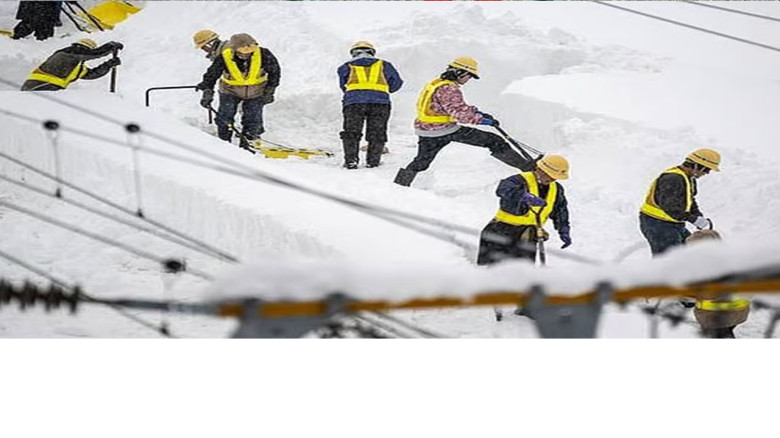 জাপানে টানা তুষারপাতে দুই সপ্তাহে প্রাণ গেল ৩০ জনের