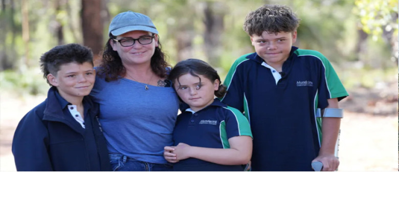 উত্তাল সমুদ্রে ৪ ঘণ্টা সাঁতরে মা ও ভাই-বোনকে বাঁচাল ১৩ বছরের