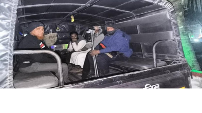 হাসপাতালে কম্বল বিতরণ করে ভোট চাওয়া, জামায়াতের ৫ নেতাকর্মী আ