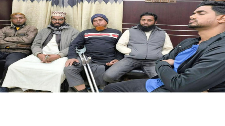 ভোট প্রচারণায় কম্বল বিতরণের অভিযোগে মাগুরায় জামায়াত নেতারা আ