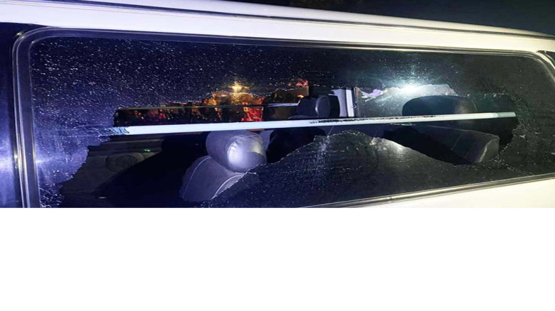 হাতীবান্ধায় স্বতন্ত্র প্রার্থীর গাড়িতে হামলা, ভাঙচুর