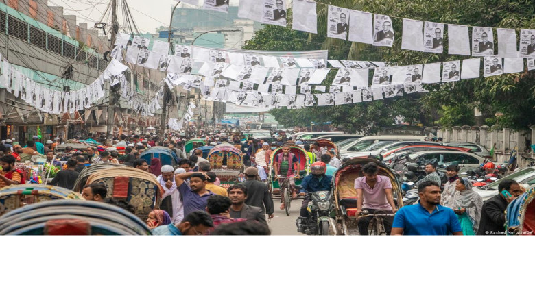 বাংলাদেশের ভোটকে বিশ্ব গণমাধ্যম গণতন্ত্রের পরীক্ষার মুহূর্ত 