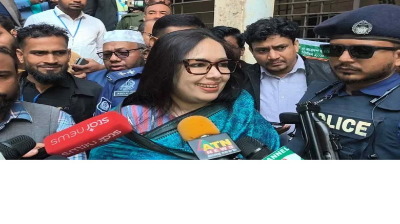 স্বতন্ত্র প্রার্থী রুমিন ফারহানা অভিযোগ করেছেন প্রশাসনিক হেন