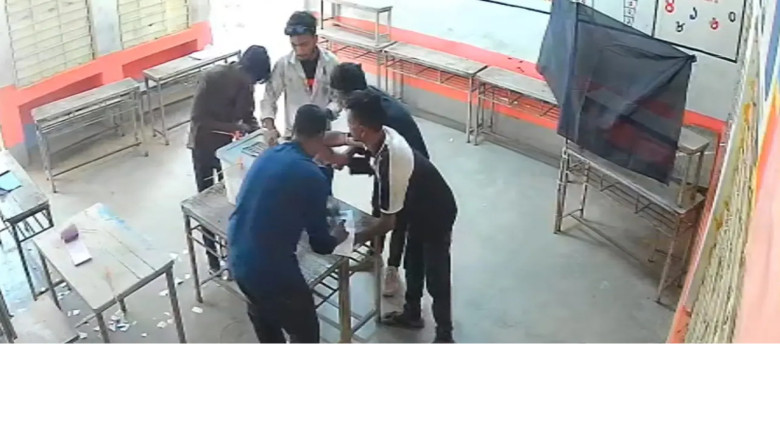 ভালুকায় ভোটকক্ষ দখল করে সিল মারার সিসিটিভি ফুটেজ ভাইরাল