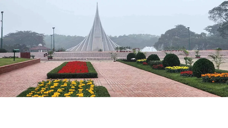 স্মৃতিসৌধে ফুলের শ্রদ্ধা প্রদানের সময় সাধারণের প্রবেশ নিষিদ্