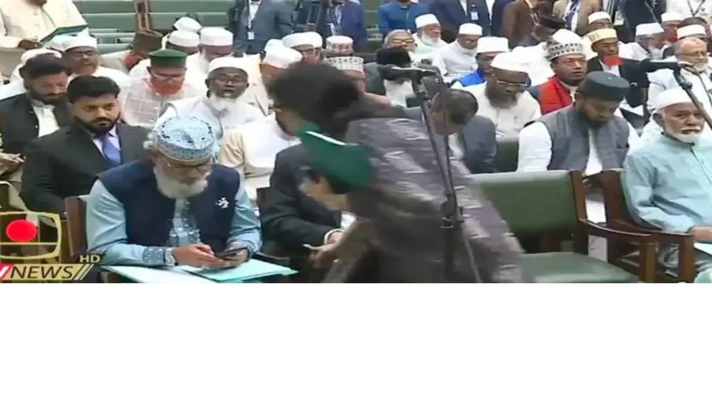 জামায়াতের সঙ্গে শপথ নিলেও রুমিন-ইশরাক বেরিয়ে গেলেন