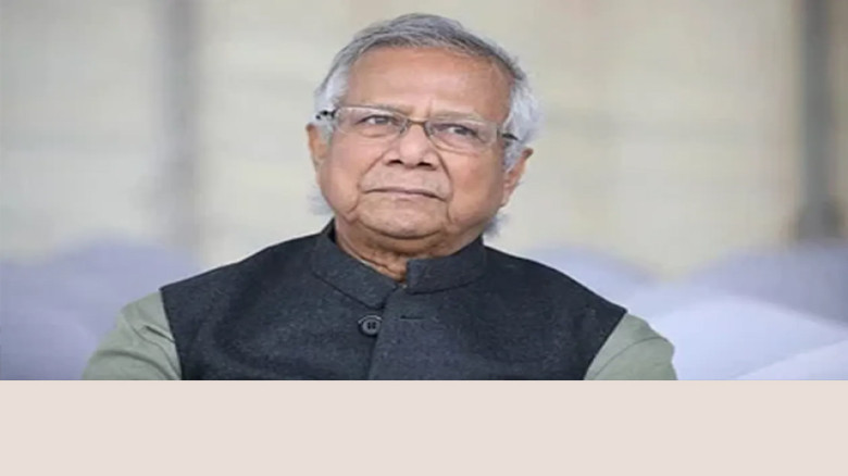 লাল পাসপোর্ট হস্তান্তর করেছেন ড. মুহাম্মদ ইউনূস