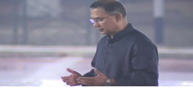 একুশের প্রথম প্রহরে ভাষা শহীদদের স্মরণে প্রধানমন্ত্রীর মোনাজ