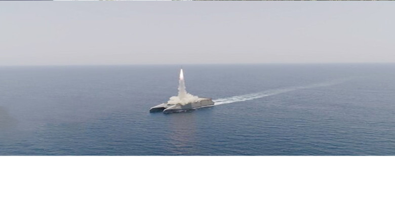 হরমুজ প্রণালীতে ইরানের সমুদ্রভিত্তিক আকাশ প্রতিরক্ষা ক্ষেপণা