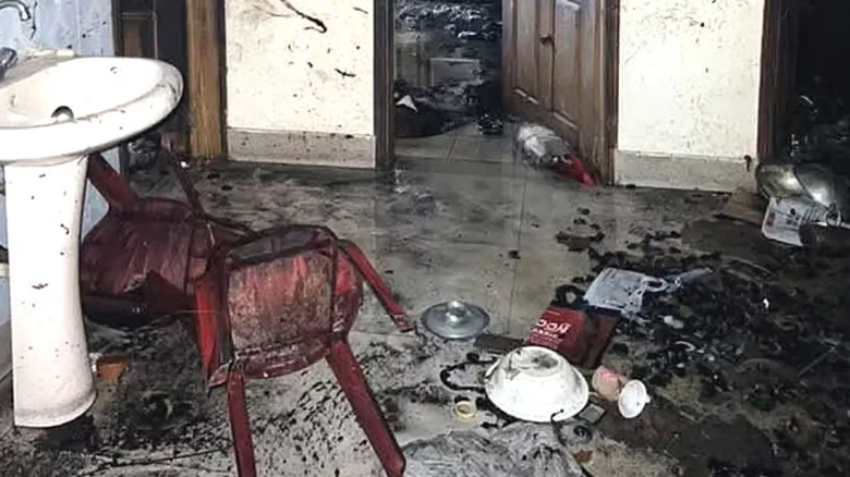 হালিশহরে ভোরের বিস্ফোরণে নারী ও শিশুসহ ৯ জন দগ্ধ