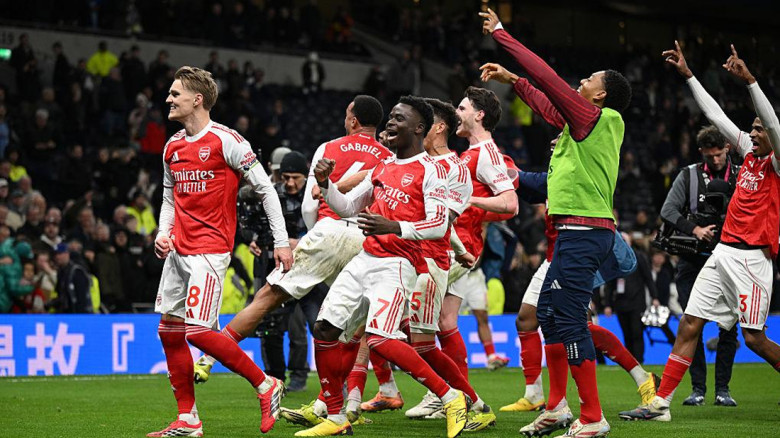 টটেনহ্যামের ঘরে ৪-১ জয়ে ৪৮ বছরের অপেক্ষা ঘোচাল আর্সেনাল