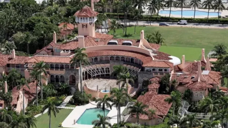 ট্রাম্পের বাসভবনে প্রবেশের চেষ্টা, সিক্রেট সার্ভিসের গুলিতে 