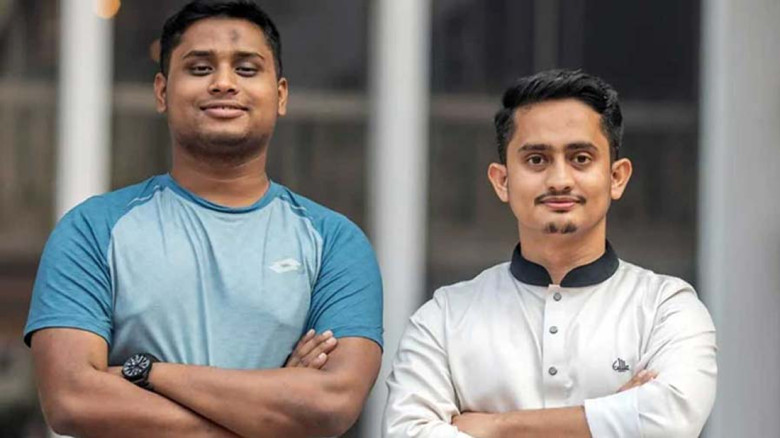 ফেসবুকে ইঙ্গিতপূর্ণ বার্তা, আলোচনায় হাসনাত ও সারজিস