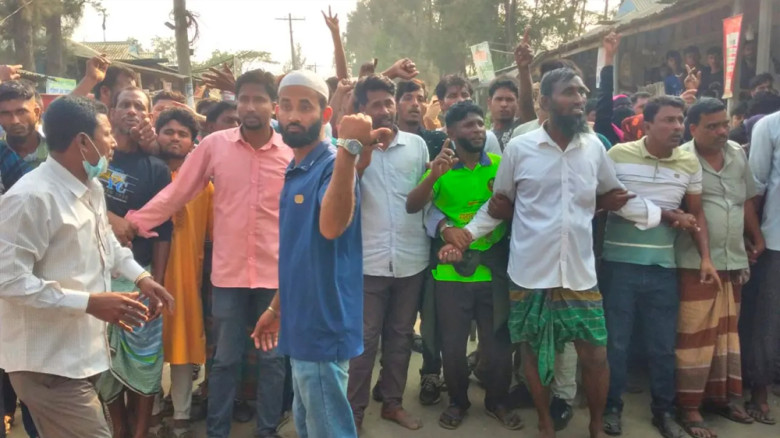 হাতিয়ায় বিএনপি-এনসিপি সংঘর্ষে দুই পুলিশসহ ৫০ আহত