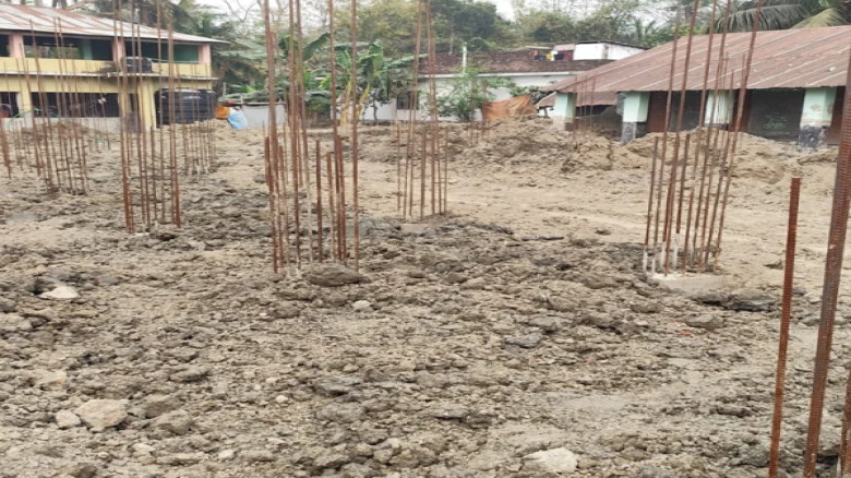 চাঁদা না পেয়ে মাদ্রাসার ভবন নির্মাণকাজ বন্ধের অভিযোগ বিএনপি 