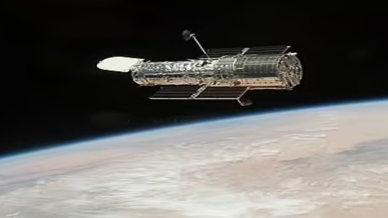 হাবল টেলিস্কোপের কোটি ছবি স্ক্যান করে ১,৩০০ বিরল মহাজাগতিক বস্তু শনাক্ত করল এআই...