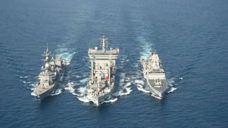 বঙ্গোপসাগরে ৪২ যুদ্ধজাহাজ নিয়ে ভারতীয় নৌবাহিনীর মহড়া