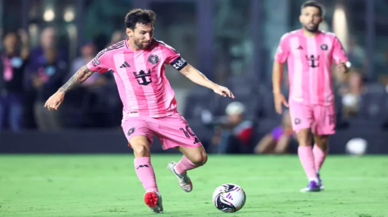 মেসির জোড়া গোলে বড় জয় তুলে নিয়েছে ইন্টার মায়ামি