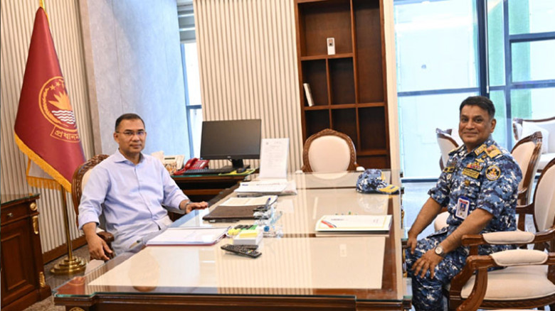 প্রধানমন্ত্রীর সঙ্গে কোস্টগার্ড মহাপরিচালকের সাক্ষাৎ