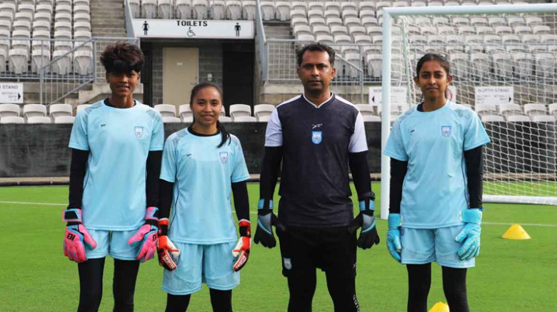 ভালো খেলেও জোড়া গোলে পিছিয়ে বিরতিতে বাংলাদেশ নারী দল