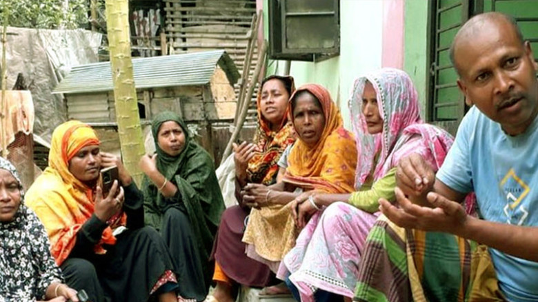 সঞ্চয় প্রকল্পের টাকা ফেরত না পেয়ে দিশেহারা গ্রাহকরা