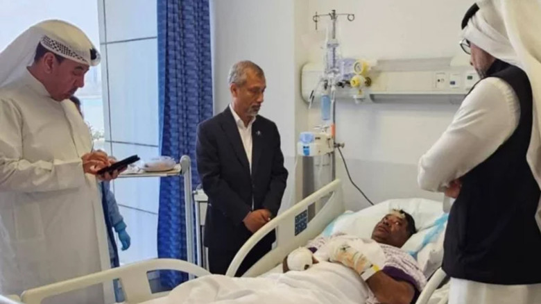 ইরানের হামলায় আহত দুই বাংলাদেশিকে দেখতে হাসপাতালে রাষ্ট্রদূত