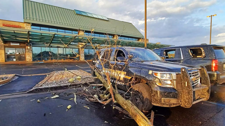 শক্তিশালী টর্নেডোতে যুক্তরাষ্ট্রের মিশিগান বিধ্বস্ত