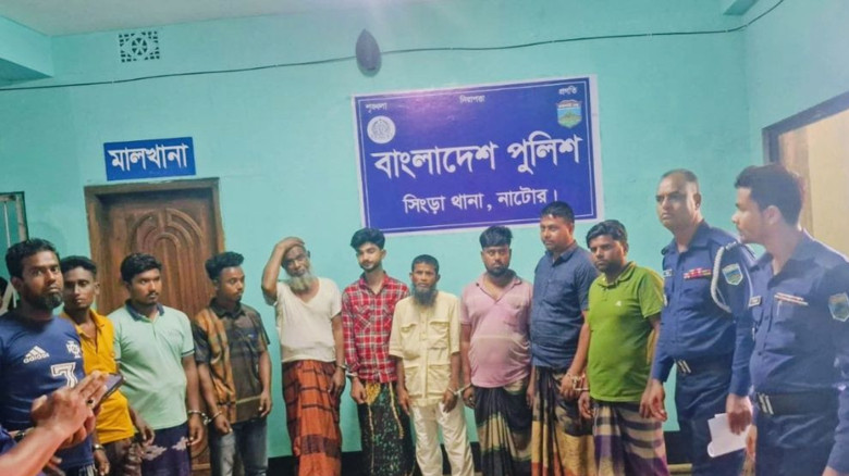 পুলিশের গাড়ি ভাঙচুরের ঘটনায় সিংড়ায় মামলা