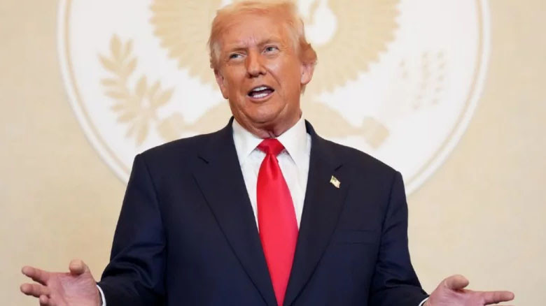 ইরানে আজ ‘কঠোর আঘাত হানার’ হুমকি ট্রাম্পের