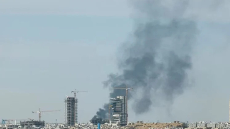 মধ্যপ্রাচ্য সংঘর্ষে কুয়েত বিমানবন্দরে ড্রোন হামলার ঘটনা