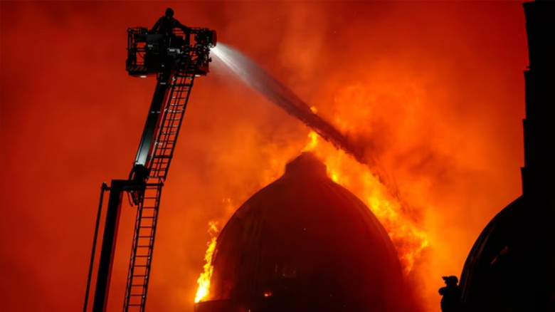স্কটল্যান্ডে বাণিজ্যিক ভবনে আগুন, বন্ধ গ্লাসগো সেন্ট্রাল রেল