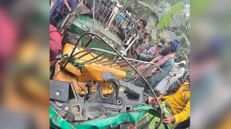 বাঘায় সিএনজি-ভটভটি সংঘর্ষে ৩ জনের মৃত্যু