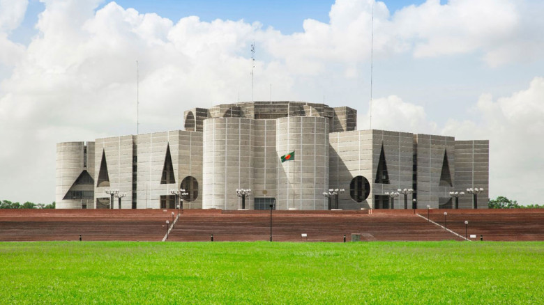 বুধবার সরকারি দলের সংসদীয় সভা, এমপিদের উপস্থিত থাকতে হুইপের 