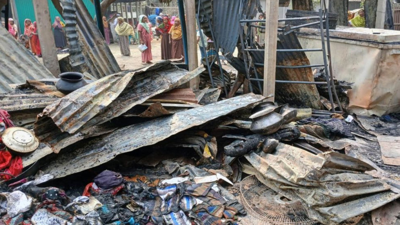 বৈদ্যুতিক শর্ট সার্কিটে ধুনটে কৃষকের বসতঘর পুড়ে ছাই