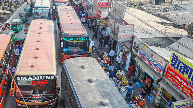 ঈদযাত্রার জন্য গণপরিবহনে জ্বালানি সরবরাহ অব্যাহত রাখার দাবি