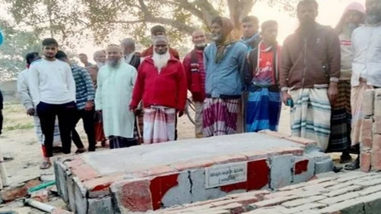 খেলতে গিয়ে দেয়ালধসে চাপা পড়ে দুই শিশুর মৃত্যু