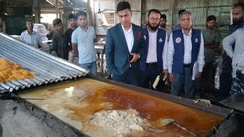 খাদ্যে টেক্সটাইল রং ব্যবহারের দায়ে মোবাইল কোর্টের অভিযান