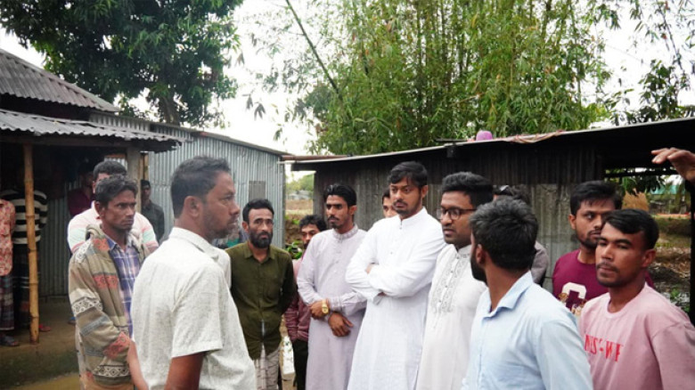 ছাত্রশক্তি নেতার গ্রামের বাড়িতে হামলা ও অগ্নিসংযোগের অভিযোগ