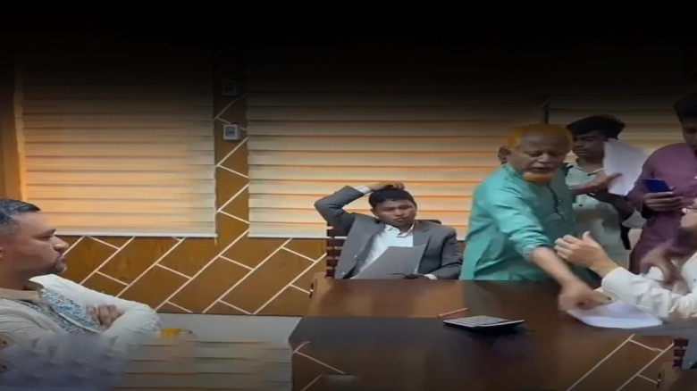 ইউএনও কার্যালয়ে ঢুকে নিয়োগ পরীক্ষার কাগজপত্র নিয়ে যাওয়ার অভি